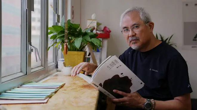 香港时事漫画家尊子