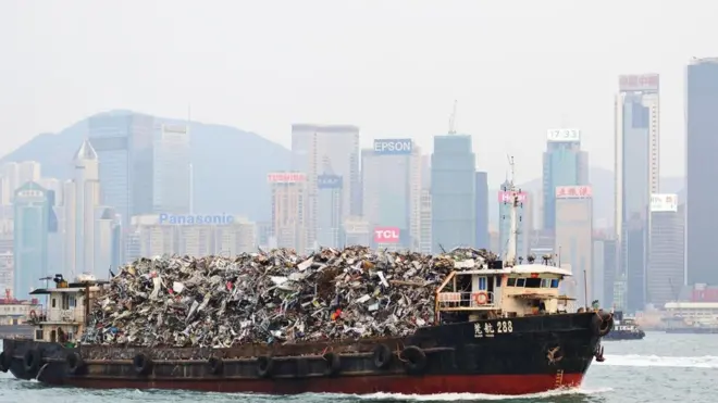 Com apenas trêsarsenal palpite hojeseus 13 aterros sanitários ainda abertos, Hong Kong vive uma crise do lixo