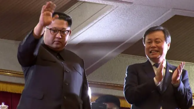 Kim Jong-un es el primer líder norcoreano en asistir a un concierto de música surcoreana.