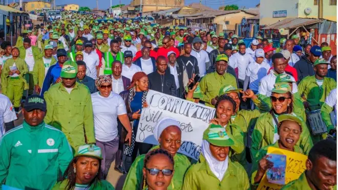 Yaaya ni awọn ọdọ to n sinru ilu tu jade lati polongo tako iwa ibajẹ layajọ ololufẹ