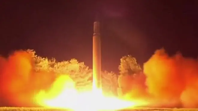 Lanzamiento de misil.