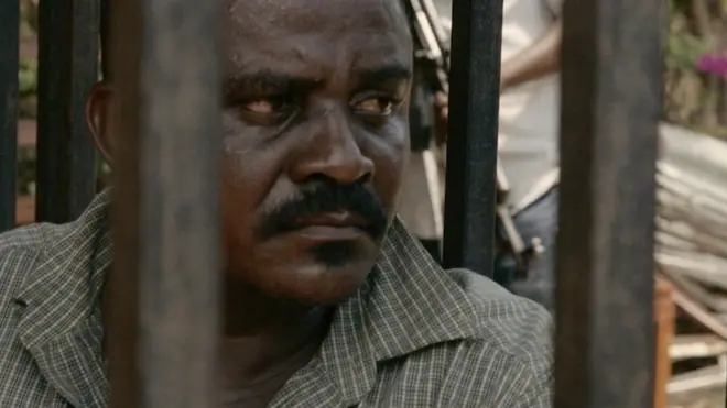 نانیفیس څو ځلې په تېښته بریالی شوی