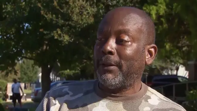 جيمس سميث لا يستطيع البقاء في الحي إذ تلاحقه صورة ما حدث