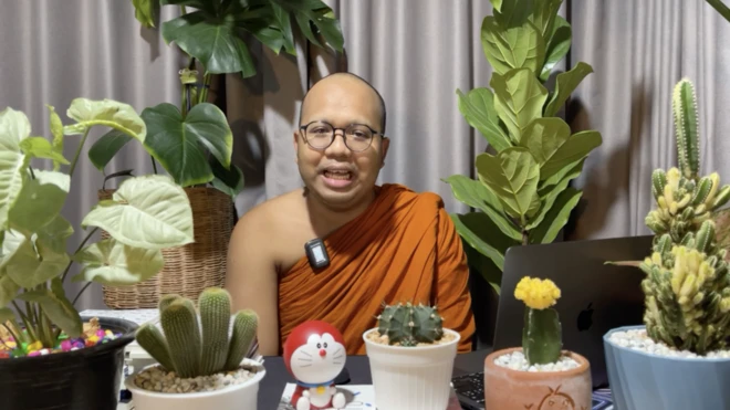 facebook/พระมหาไพรวัลย์ วรวณฺโณ