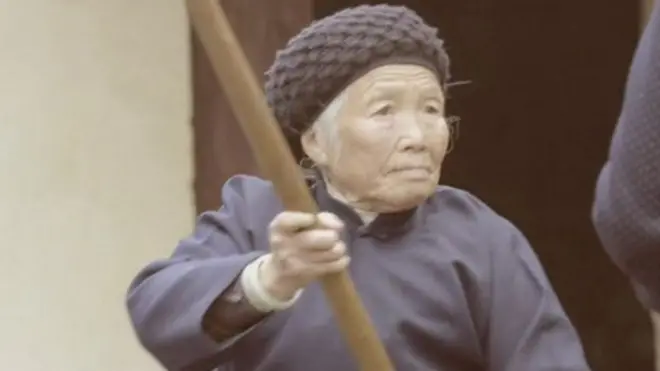 คุณย่าฝึกกังฟู