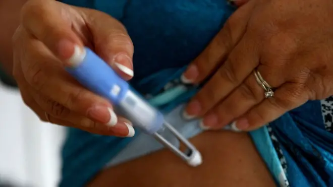 حقنة التخسيس: بين النجاح والمخاطر