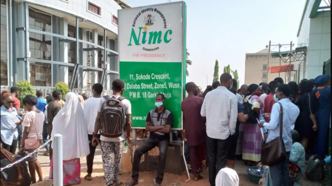 Aworan awon to fee fi orukosile