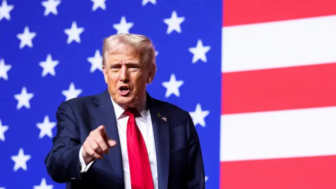 دونالد ترامپ، رئیس جمهور آمریکا، در یک جلسه فوقالعاده با فرماندهان ارتش