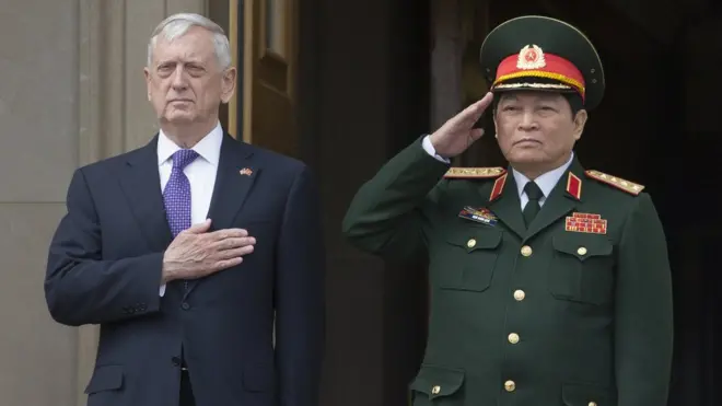 Bộ trưởng Quốc Phòng Hoa Kỳ Jim Mattis (trái) và người đồng cấp Việt Nam, tướng Ngô Xuân Lịch đã có cuộc gặp quan trọng tại Lầu Năm Góc hôm 8/8.