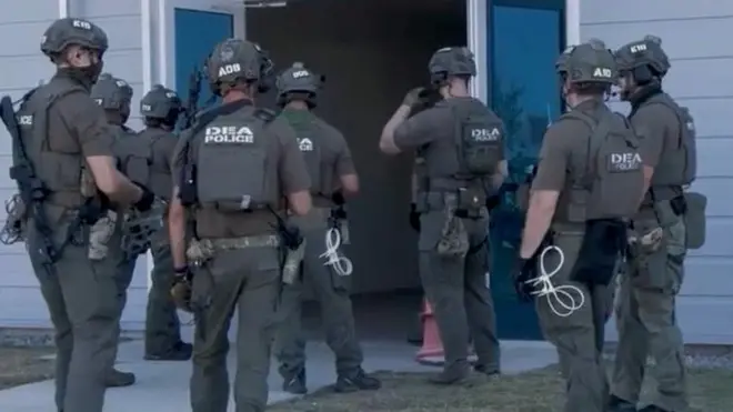 Agentes de imigração na fábrica de baterias da Hyundai