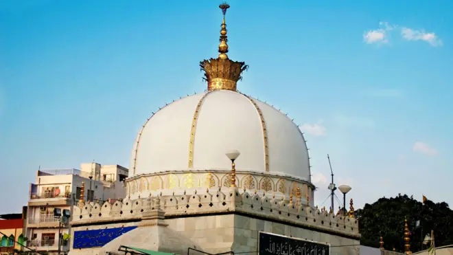 राजस्थान के अजमेर में ख़्वाजा मोइनुद्दीन चिश्ती की दरगाह