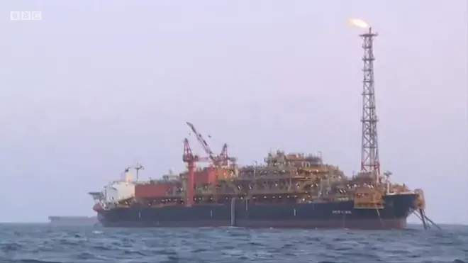 เรือขนส่งน้ำมันกลางทะเล