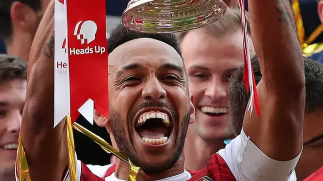 Piyeer- Emeriik Obaamiyaang