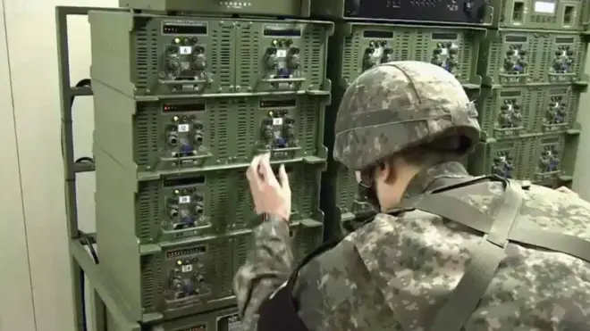 Војник искључује звучнике