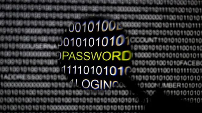 Orang-orang yang meminta visa AS di masa depan mungkin akan diminta menyerahkan password atau kata sandi.