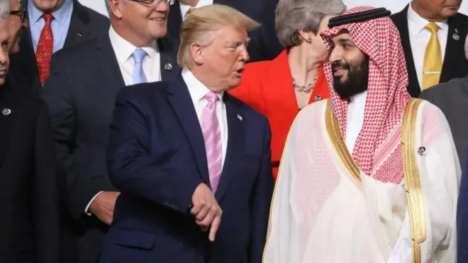 ترامب وبن سلمان في صورة أثناء قمة دول العشرين عام 2019