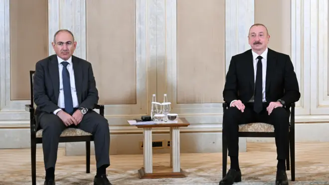 Əliyev və Paşinyanın ilk dəfə uzun çəkən təkbətək görüşü bitib