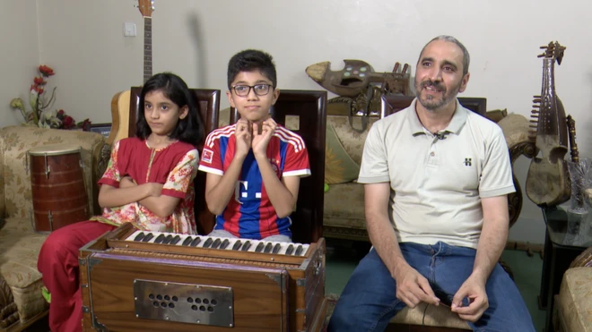 ابراہیم اور ہاجرہ اگرچہ ابھی بچے ہیں مگر ان کے خواب حقیقت سے بھی بڑے معلوم ہوتے ہیں