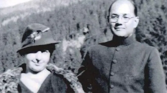 नेताजी सुभाषचंद्र बोस एमिलीसह