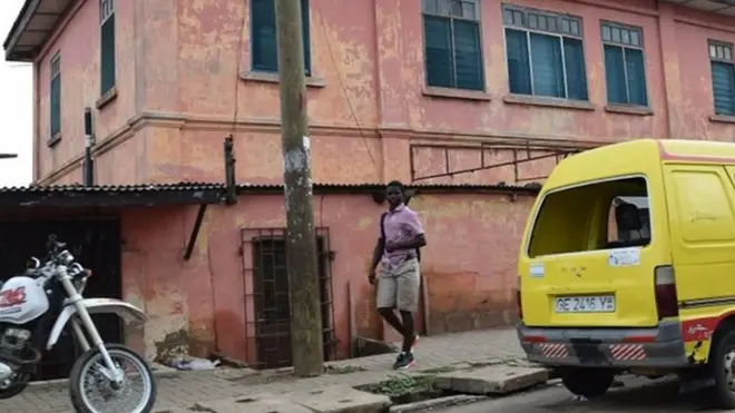 У цій будівлі діяло фейкове посольство США