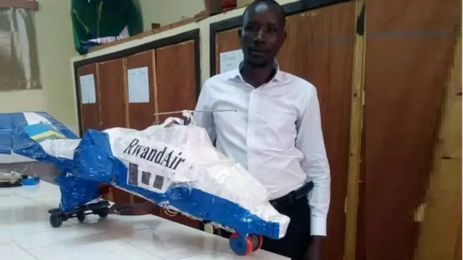 Corneille Musabyimana umwarimu wakoze indege kugira ngo yumvishe isomo rye abanyeshuri