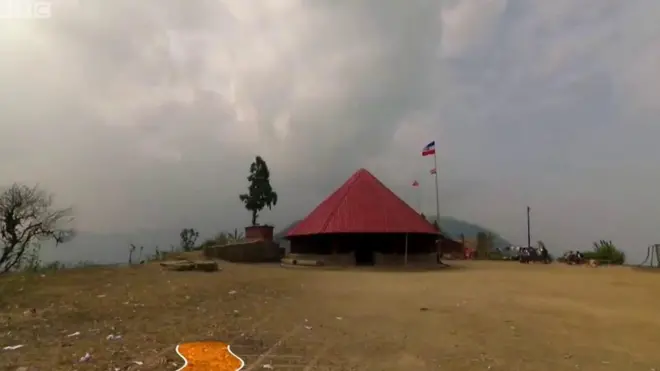 قصر ملكي نصفه بالهند والآخر في ميانمار