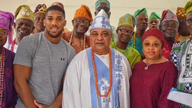 Anthony Joshua pẹlu Akarigbo ilẹ Rẹmọ