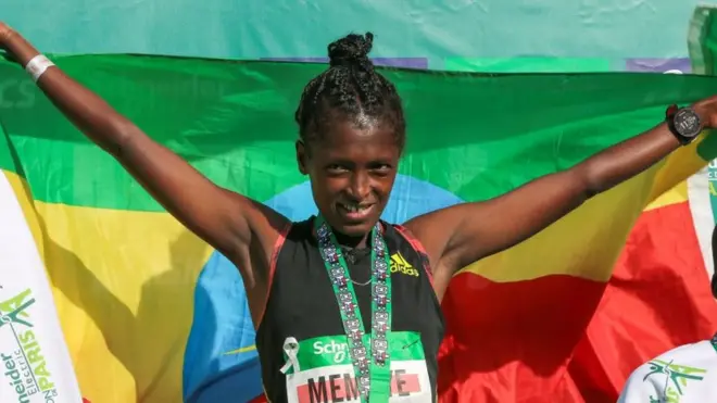 ኣብ ፓሪስ ኣብ ዝተኻየደ ማራቶን ዝተዓወተት ትዕግስት ማሙዬ