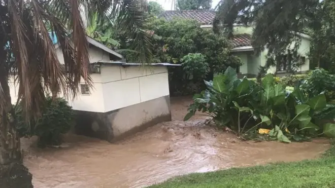 Urugo rwibasiwe n'imyuzure