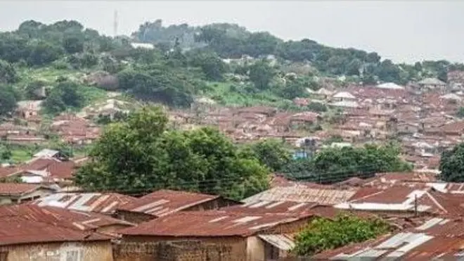Ilu kan ni agbegbe Oke Ogun nilẹ Yoruba ti isede kan