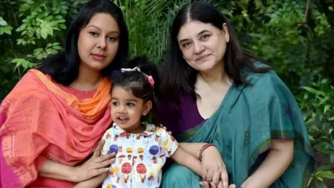 Dumarka reer Hindiya ayaa laf dhabar u ah dhaqaalaha Hindiya, waxayna dowladda doonaysaa inay shaqeeyaan dumar badan