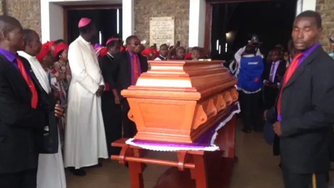 Une messe se tient en ce moment a la cathédrale de Yaoundé.