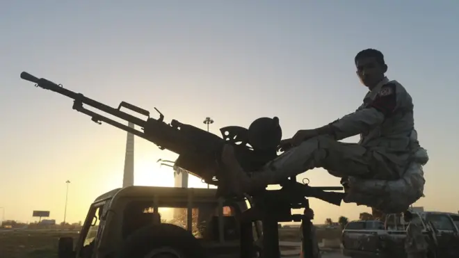 تشهد ليبيا انقساما حادا من الإطاحة بالزعيم معمر القذافي عام 2011