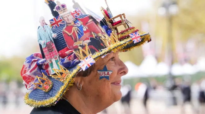 Как британцы (и не только) готовятся к коронации Карла III
