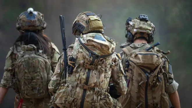 Foto of military officers