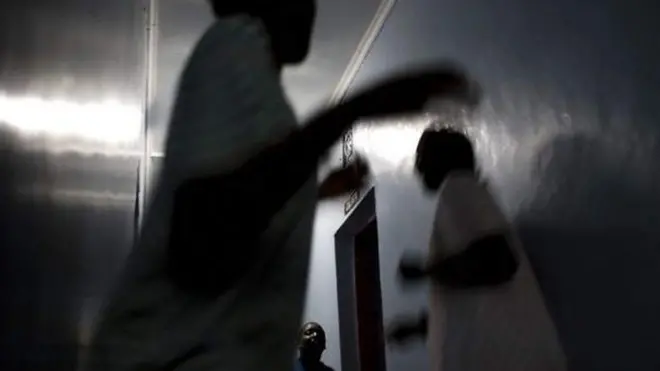 የምትሸሽ ሴት