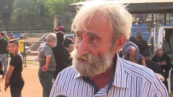 تجمع المسرحية بين فنانين محترفين وأهل النبطية