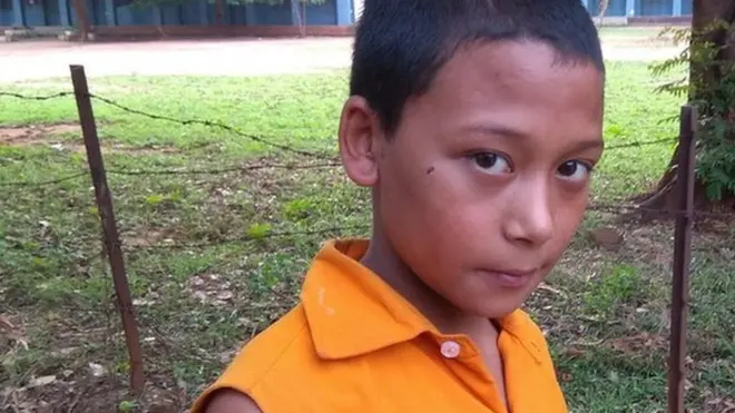 బౌద్ధ తత్వం నేర్చుకుంటున్న బాలుడు