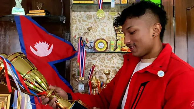 ब्याडमिन्टन खेलाडी प्रिन्स दाहाल?