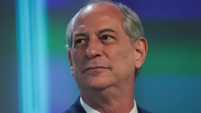 Ciro diz que vai falar com pessoas próximas e do partido para definir o destino dele