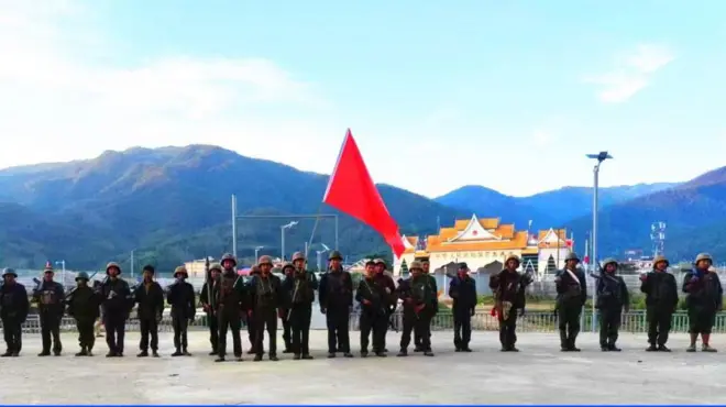 မုံးကိုးကို ပြန်ရအပြီး ကိုးကန့်အလံကို ပြန်လွှင့်