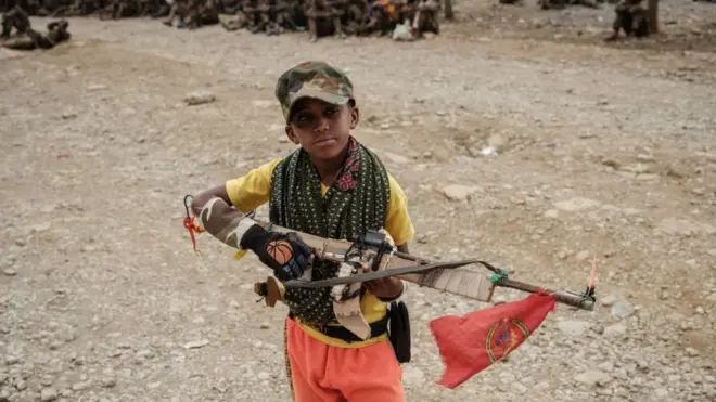 ካብ ዕንጼእቲ ዝተሰርሐ ብረት ዝሓዘ ህጻን፡ ኣብ መቐለ