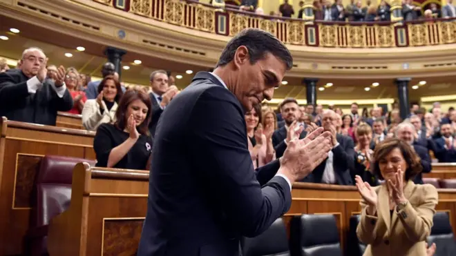 Pedro Sánchez salió investido presidente de España.