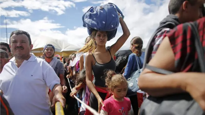 Во время прошлого 12-часового открытия границы в июля тысячи венесуэльцев устремились за едой, лекарствами и предметами первой необходимости в Колумбию