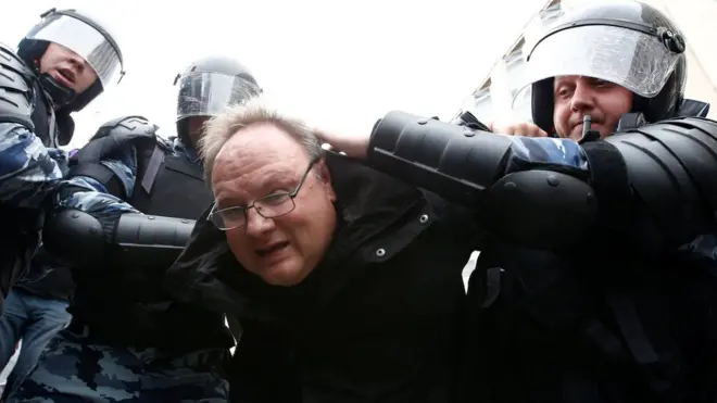 محتجون اعتقلوا في موسكو وسان بطرسبرغ