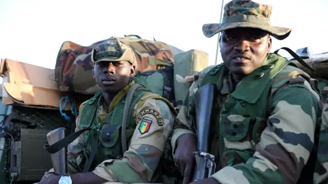 جنديان من قوة إيكواس.