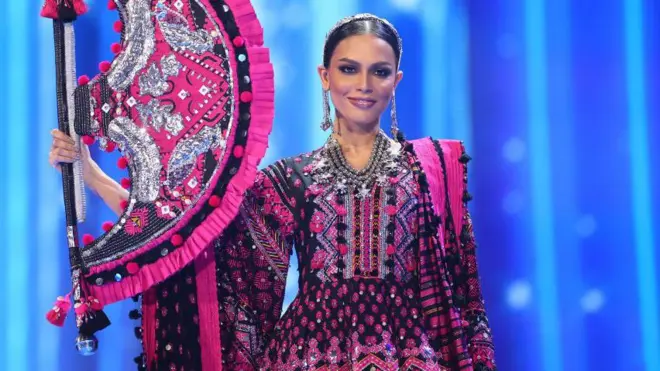 मिस यूनिवर्स प्रतियोगिता में एरिका रॉबिन