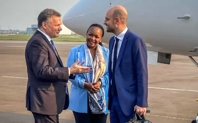 Nyuma ya Kinshasa Jean-Noël Barrot (iburyo) yerekeje i Kigali mu Rwanda