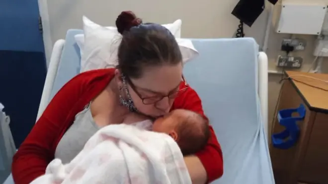 사만다 힉스와 딸 줄리아