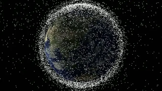 تنها در زمین نیست که زباله ها روی هم انباشته می شوند. در فضا هم آشغال های زیادی معلق هستند.